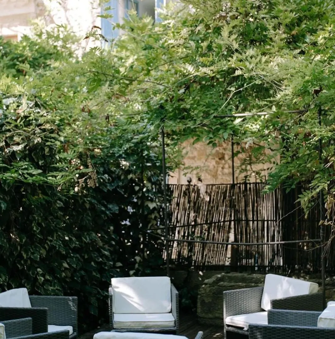 84B7 - Accommodation In A Charming 18Th Century Farmhouse Althen-des-Paluds Semesterbostad